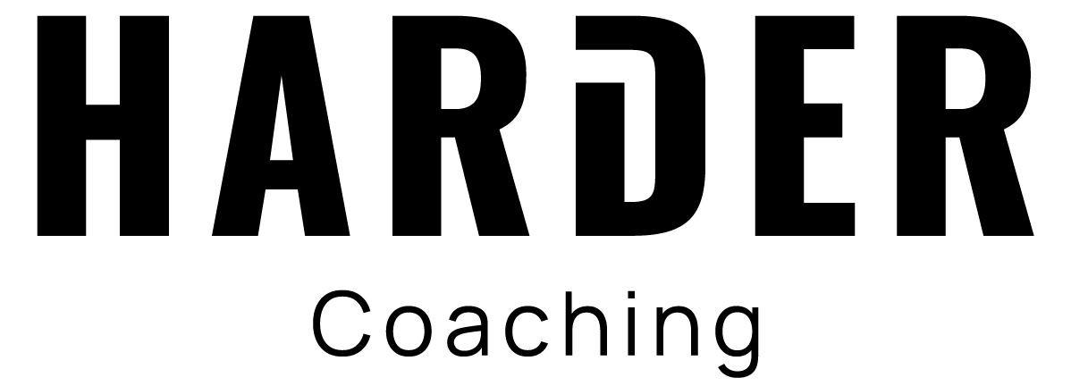 Harder Coaching tekstlogo zwart